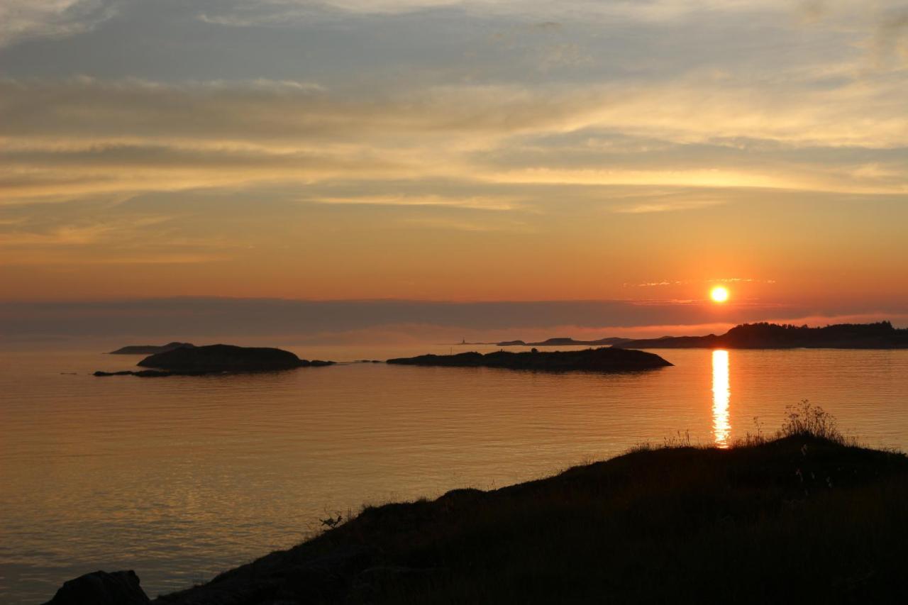 Iverhjelen Near Atlantic Road Lyngstad Eksteriør billede