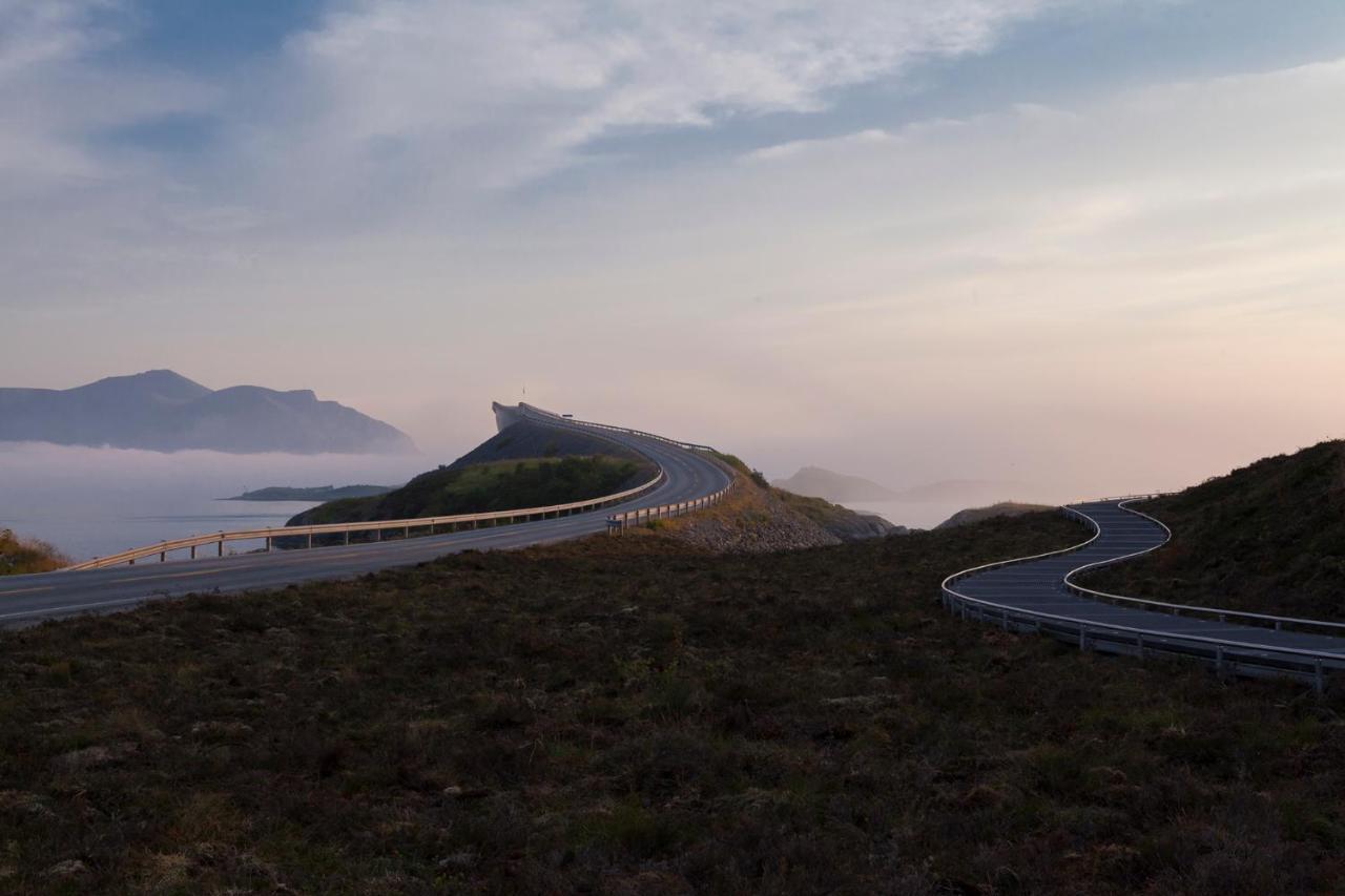 Iverhjelen Near Atlantic Road Lyngstad Eksteriør billede