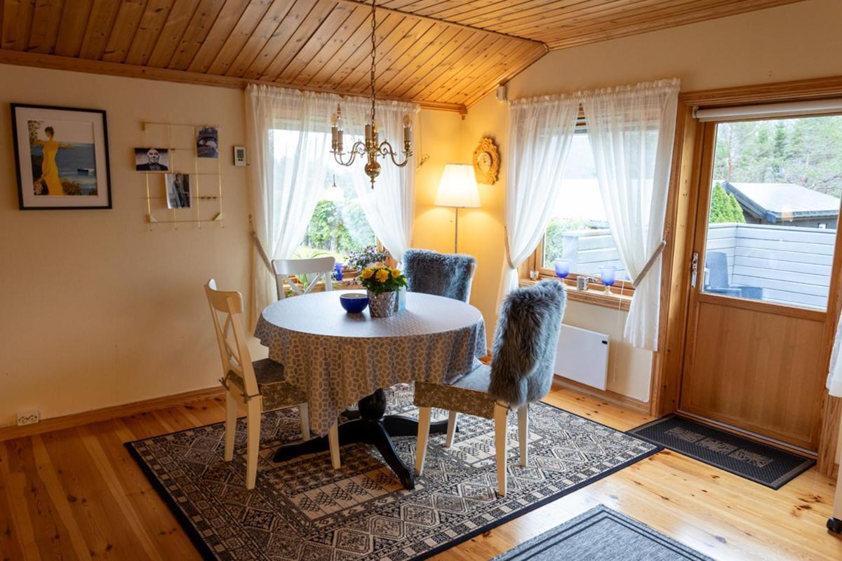 Iverhjelen Near Atlantic Road Lyngstad Eksteriør billede